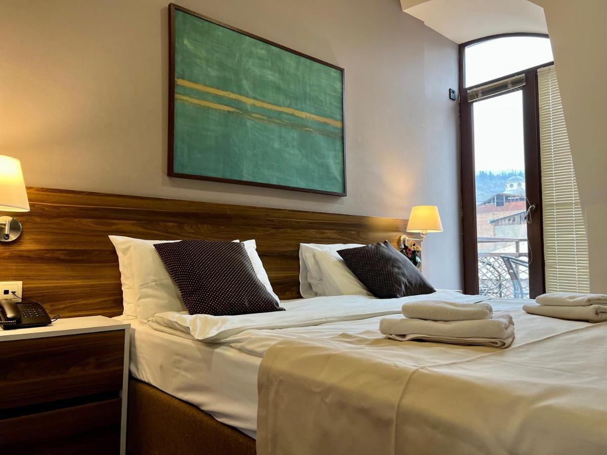 Point Hotel Tbilissi Extérieur photo